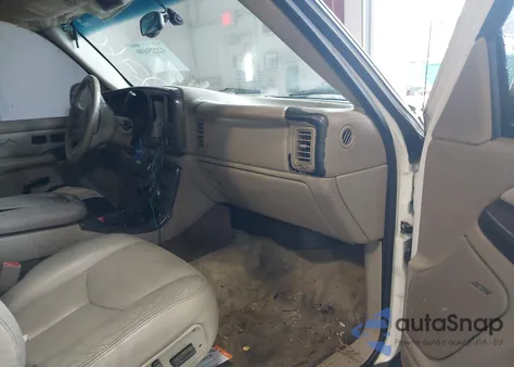 2002 GMC Yukon Denali z USA, uszkodzony, nr VIN 1GKEK63U22J276022